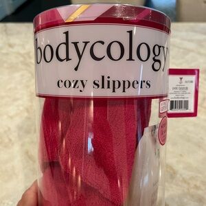 ❤️❤️ 3/$15 Bodycology cozy slipper and fragrance set